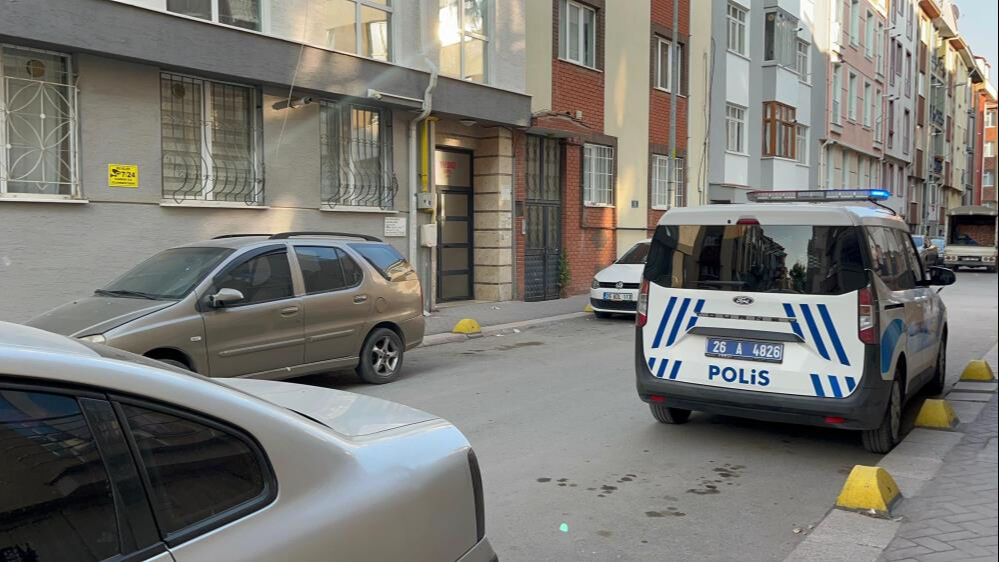 Komşular şikayet etti, polis şoke oldu: 10 gündür kimse fark etmemiş - 1. Resim