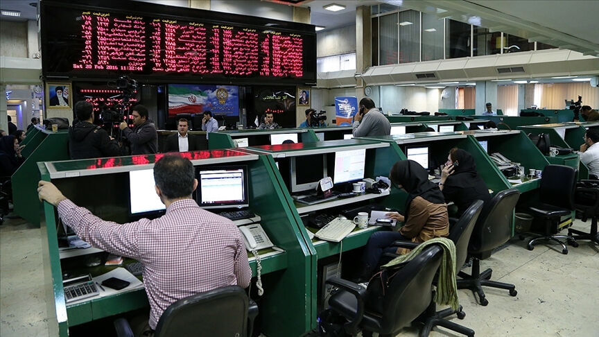 Para birimi yüzde 18 değer kaybetti, piyasalar dondu! Borsa kapatıldı, savaş sert vurdu Para birimi yüzde 18 değer kaybetti, piyasalar dondu! Borsa kapatıldı, savaş sert vurdu - 2. Resim