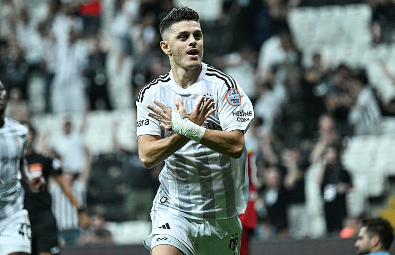 Rashica’ya talip var! Genoa onu istiyor - 1. Resim