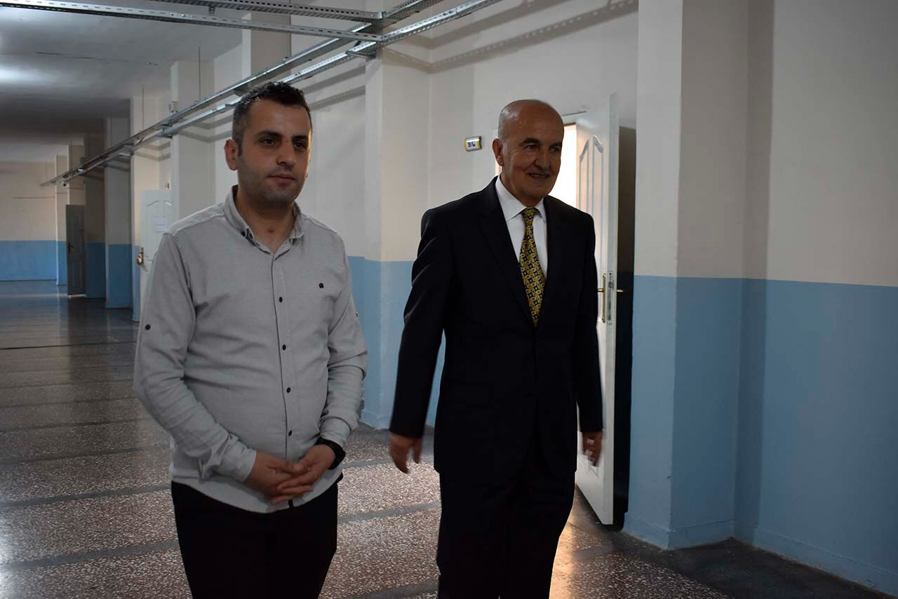 37 yıldır öğretmenlik yapıyor, öğrencileriyle aynı okulda nesilleri yetiştiriyor - 3. Resim