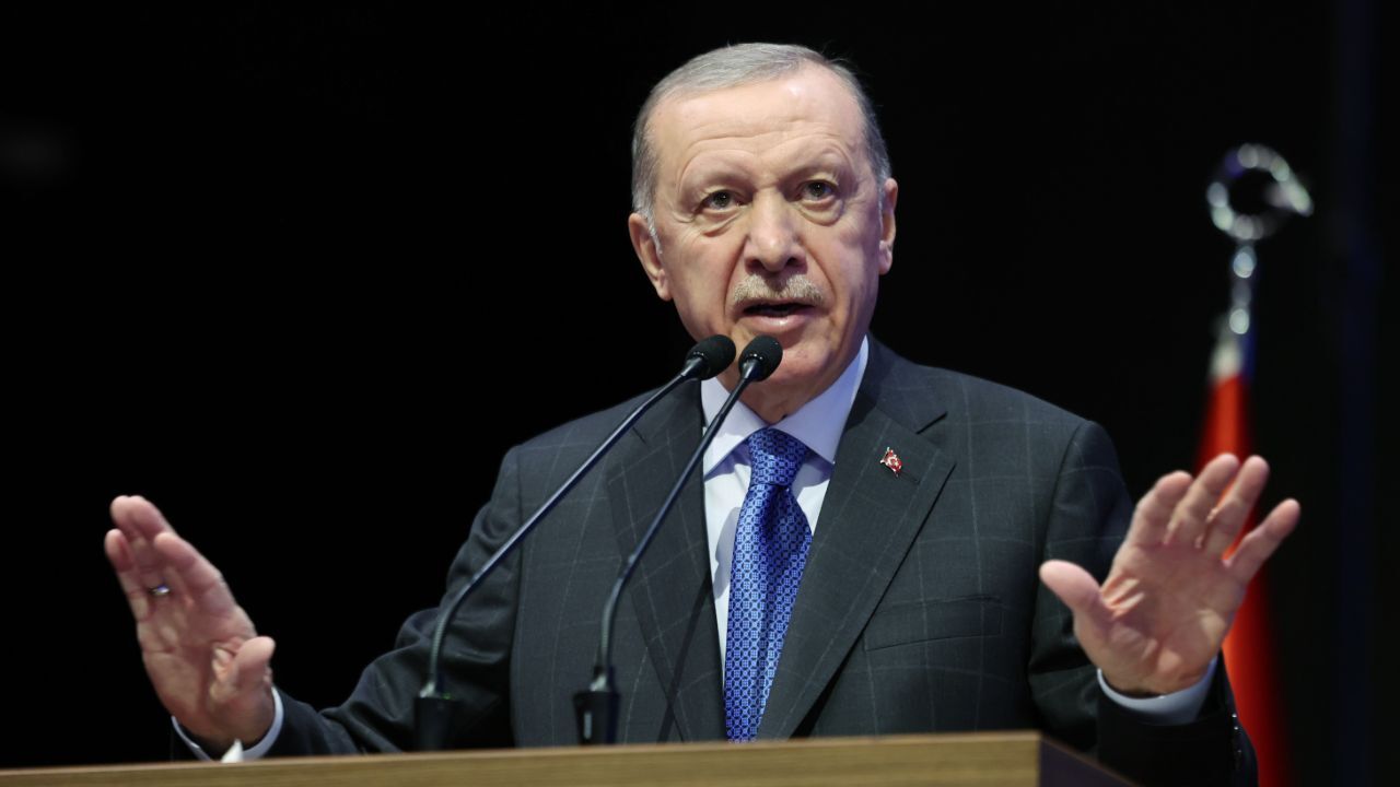 Cumhurbaşkanı Erdoğan BAE lideriyle görüştü Cumhurbaşkanı Erdoğan BAE lideriyle görüştü