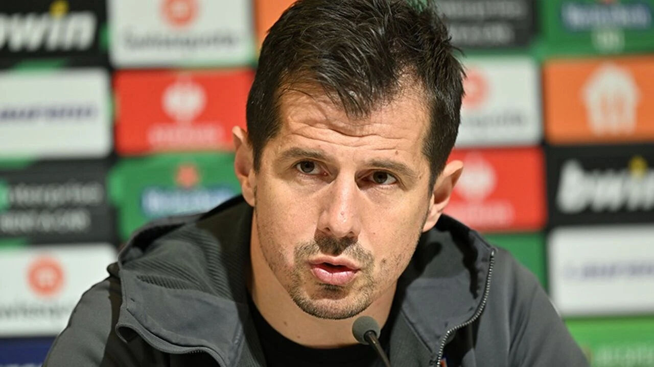 Emre Belözoğlu, sarı-lacivertli takımı şampiyon yapmak istiyor! "Elbet bir gün Fenerbahçe!" Emre Belözoğlu, sarı-lacivertli takımı şampiyon yapmak istiyor! "Elbet birgün Fenerbahçe!" - 1. Resim