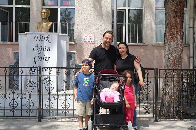 Her şey karın ağrısıyla başladı... Balonlar 8 yaşındaki Yiğit için uçtu - 3. Resim