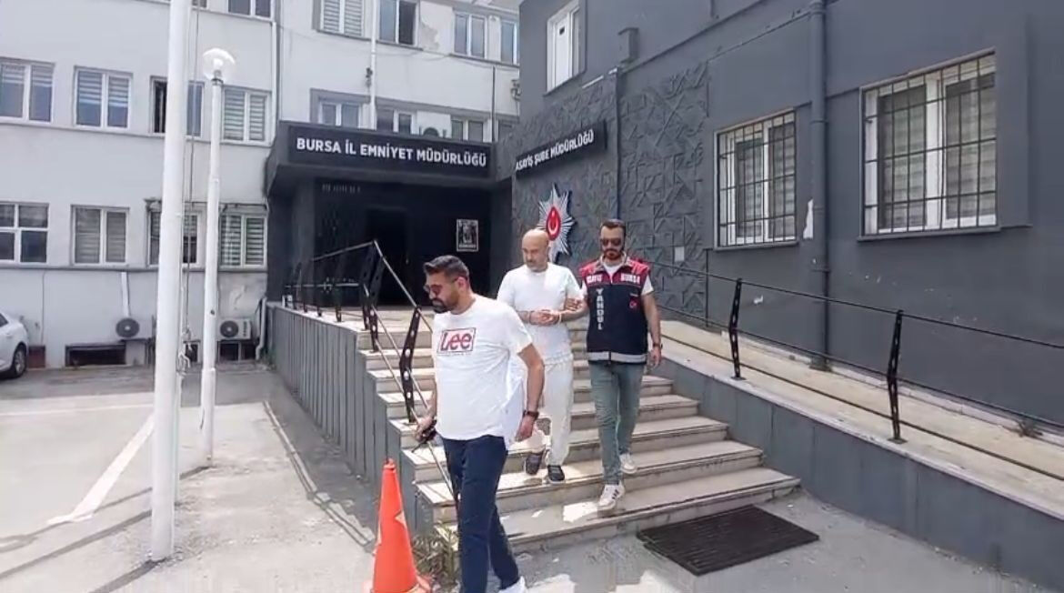 İnternetten bulduğu iş hayatını kararttı! Patronun bir cümlesine kanıp 1 milyon dolandırıldı İnternetten bulduğu iş hayatını kararttı! Patronun bir cümlesine kanıp 1 milyon dolandırıldı - 1. Resim