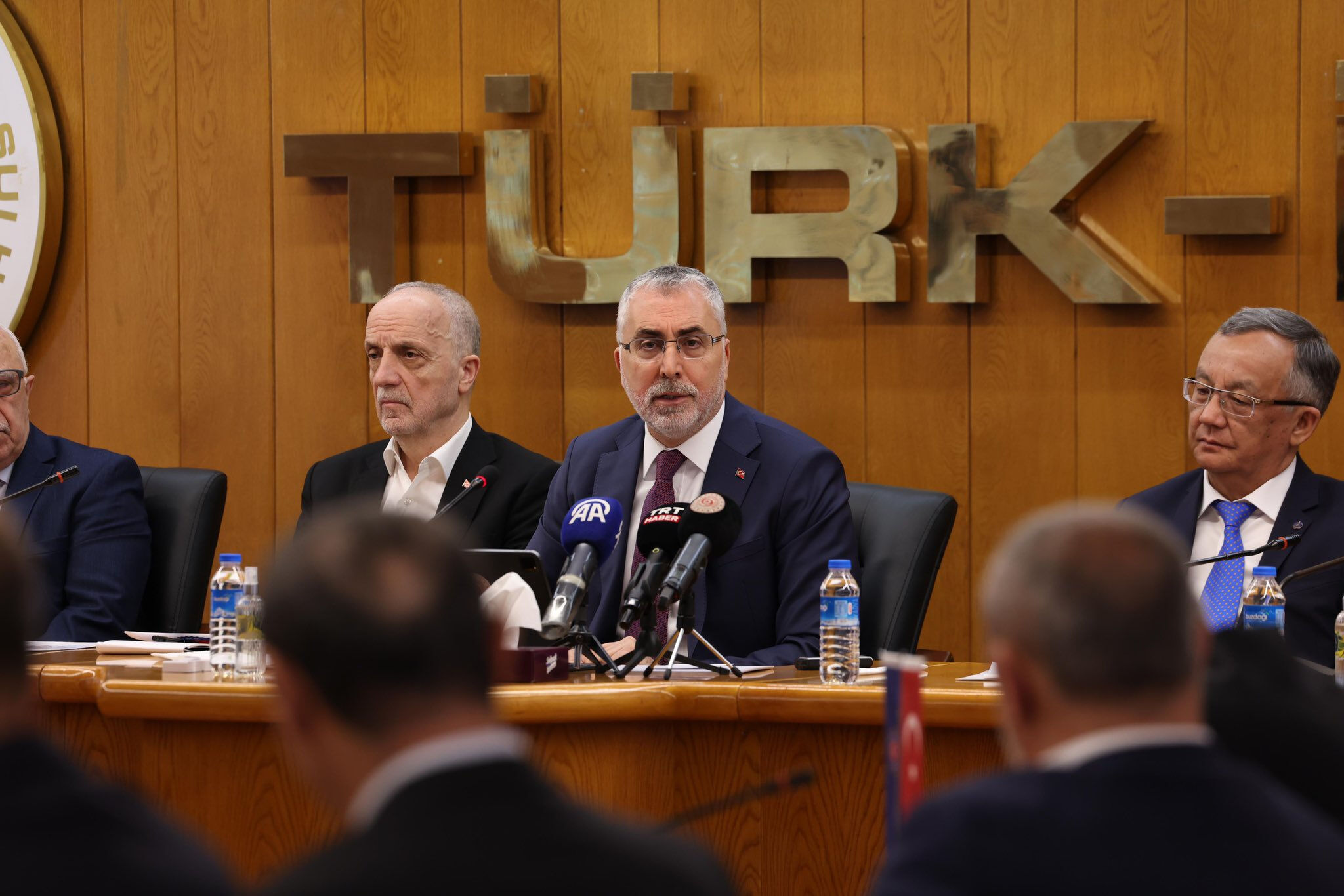 TÜRK-İŞ'ten grev sinyali! Hükümetten 600 bin işçi için yeni zam teklifi geliyor TÜRK-İŞ'ten grev sinyali! Hükümetten 600 bin işçi için yeni zam teklifi geliyor - 1. Resim