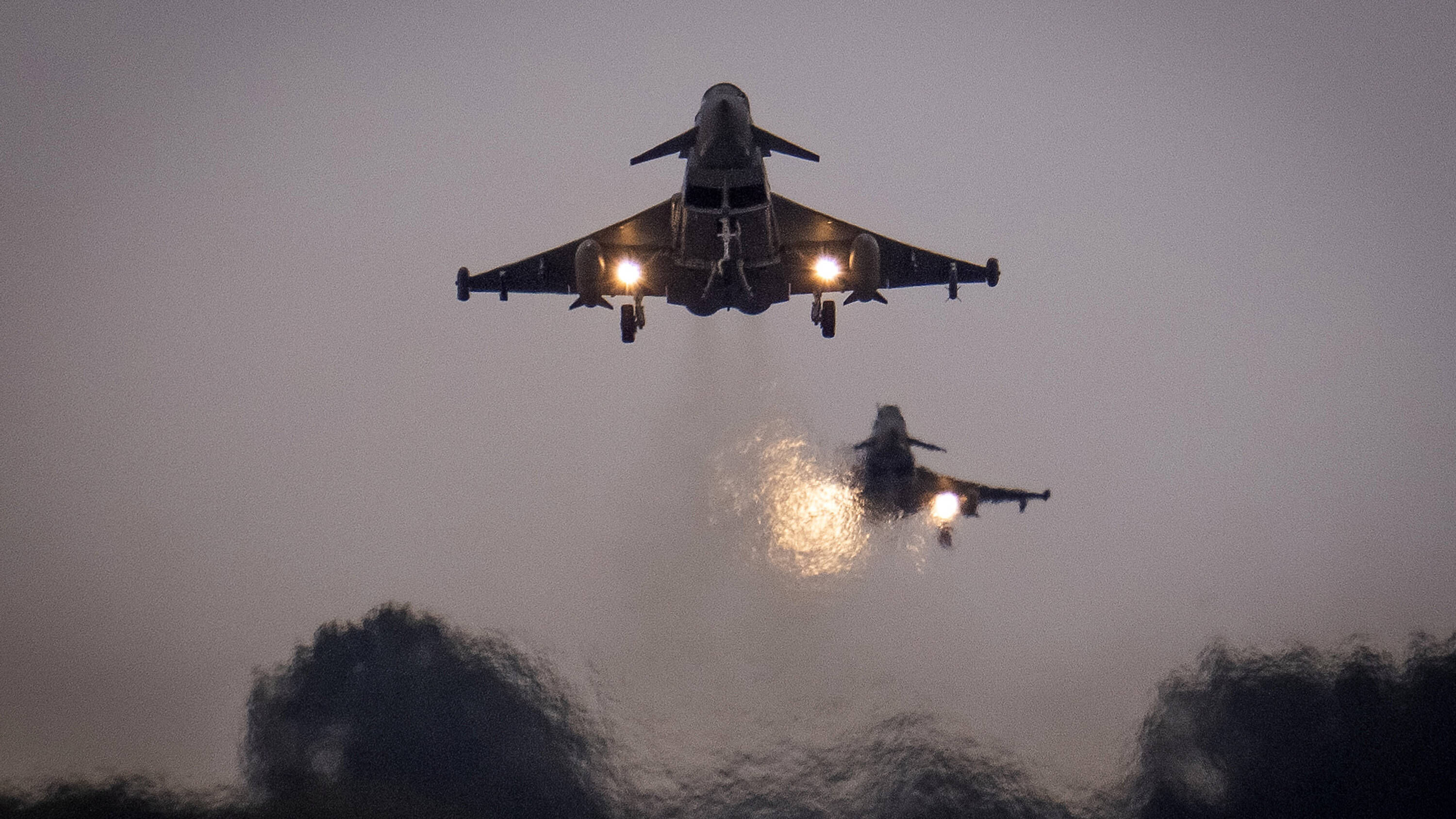 Uçaklar yola çıktı, Orta Doğu'ya gidiyorlar! O ülkeden kritik adım - 1. Resim