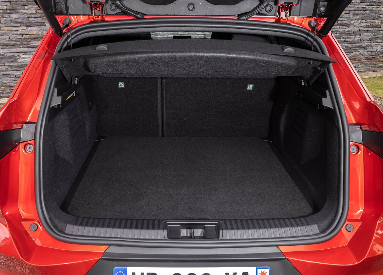 Yeni Renault Symbioz geliyor: Ailelere özel kompakt hibrit SUV - 4. Resim