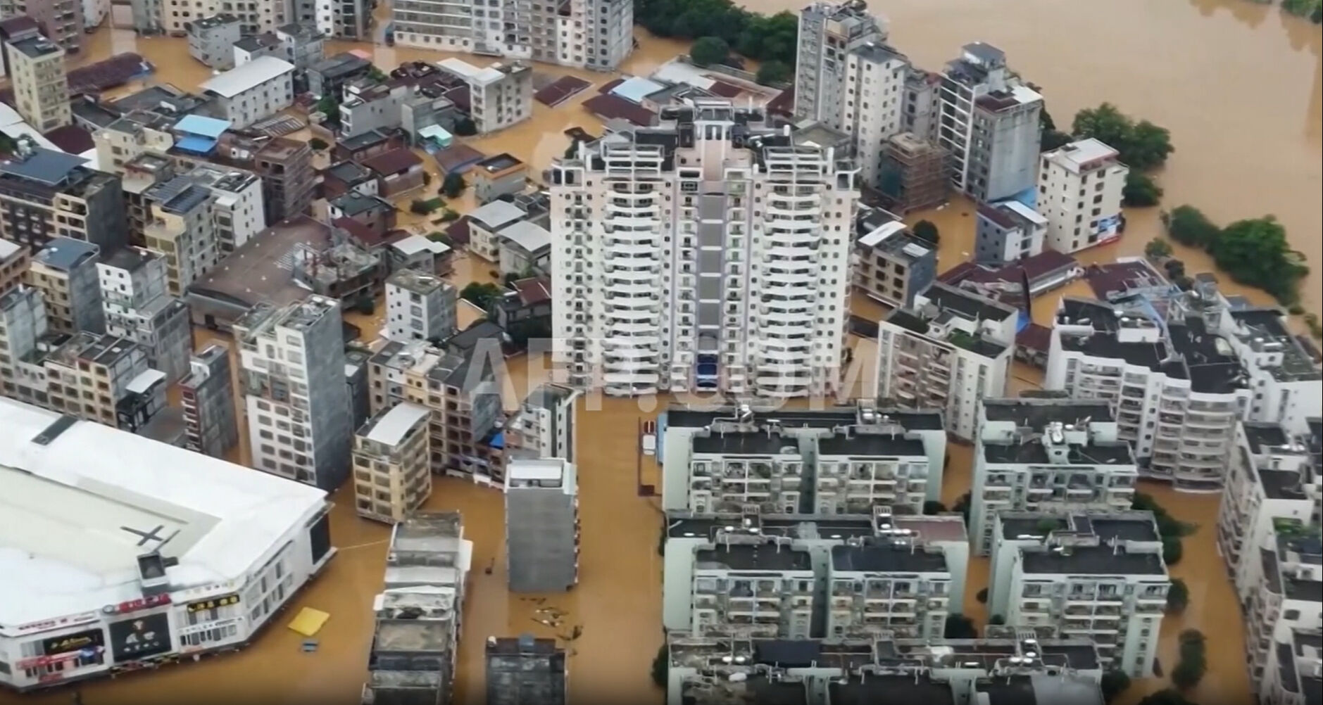 Çin'i tayfun vurdu! Yetkililer harekete geçti: 70 bin kişi tahliye edildi Çin'i tayfun vurdu! Yetkililer harekete geçti: 70 bin kişi tahliye edildi - 1. Resim