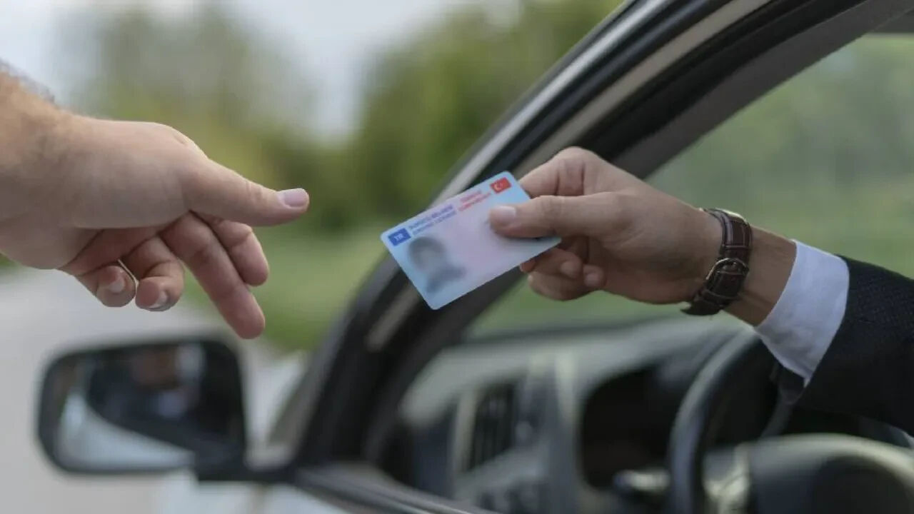 Ehliyet yenileme nasıl yapılır? Eski tip sürücü belgeleri geçersiz sayılacak! Ehliyet yenileme nasıl yapılır? Eski tip sürücü belgeleri geçersiz sayılacak! - 2. Resim