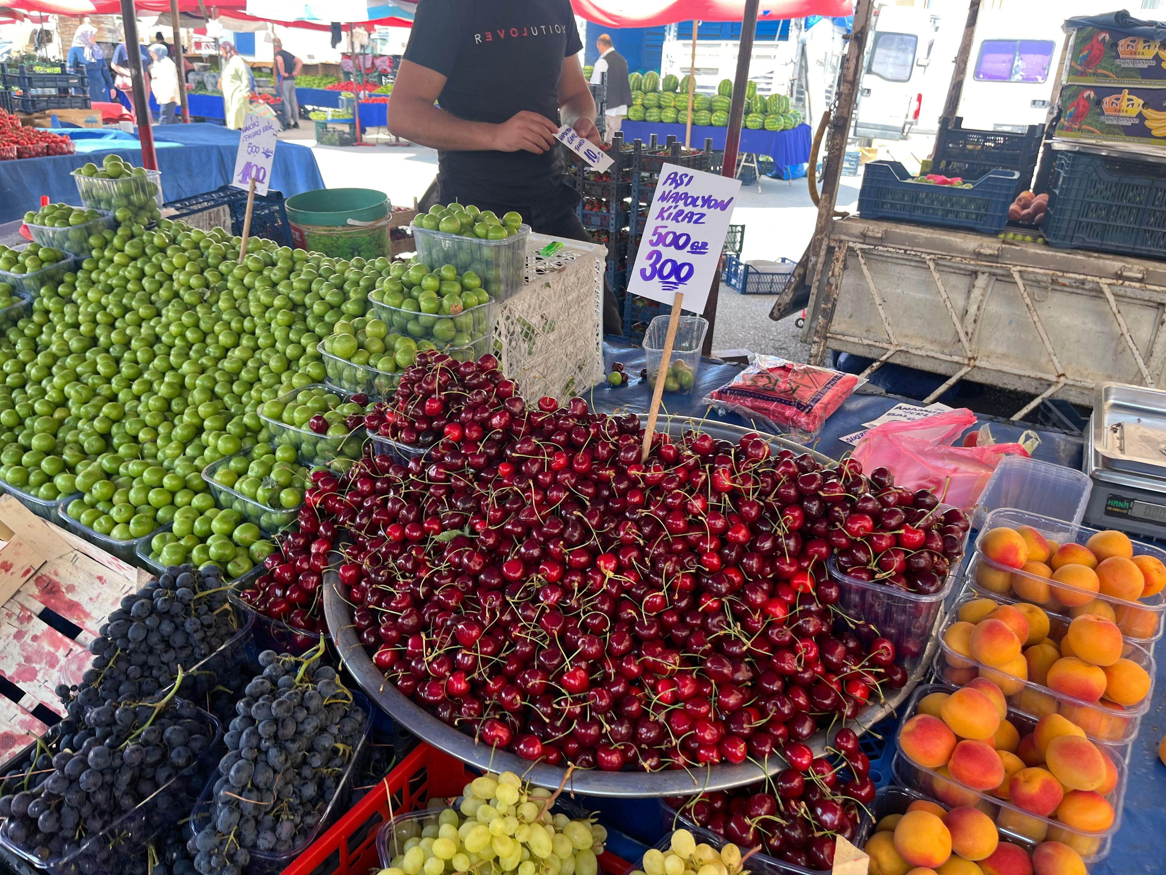 "Kirazın tanesi 10 TL" etiketi olay oldu! CHP eleştirdi, esnaf tepki gösterdi - 2. Resim