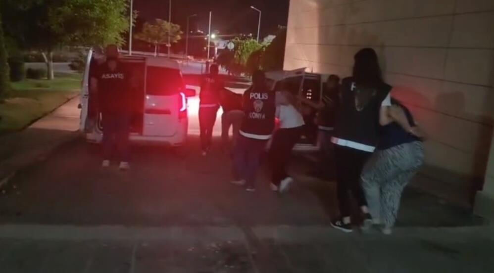 Masaj salonunda çirkin olay! Çoluk çocuk demeden yaptılar, önce kayda alıp sonra... Masaj salonunda çirkin olay! Çoluk çocuk demeden yaptılar, önce kayda alıp sonra... - 1. Resim