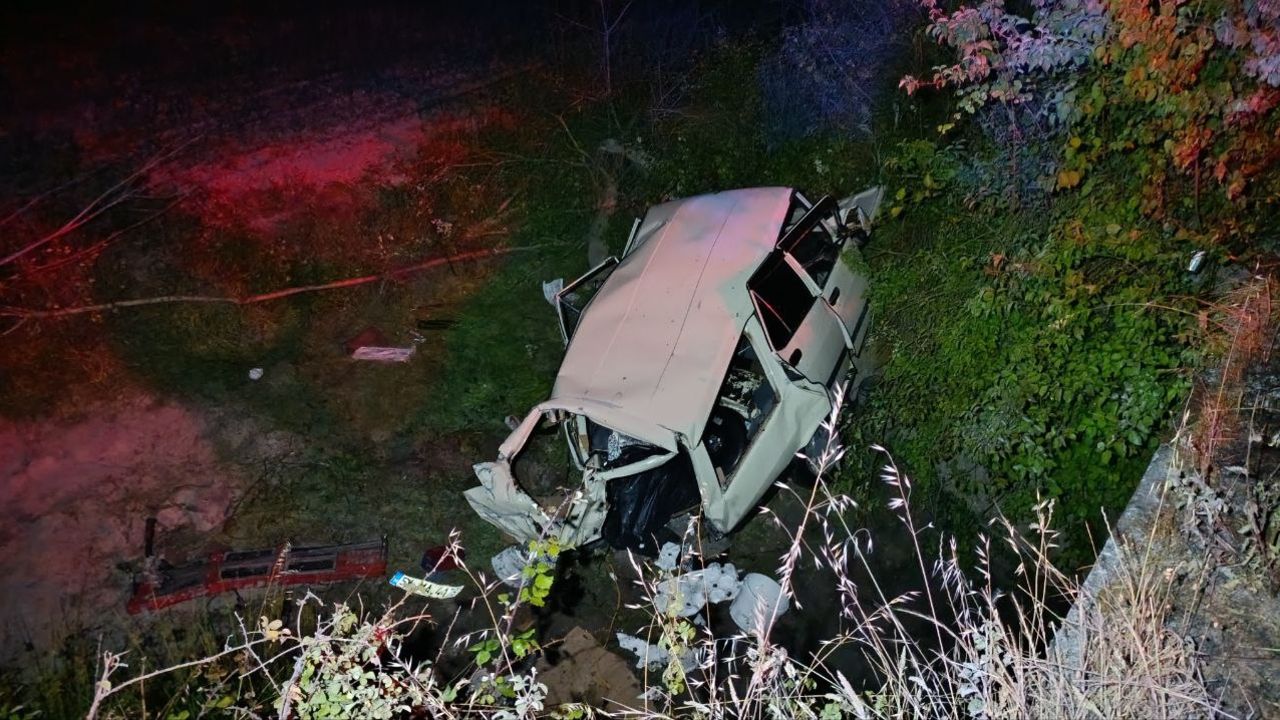 Sakarya'da feci kaza! Ölü ve yaralılar var Sakarya'da feci kaza! Ölü ve yaralılar var