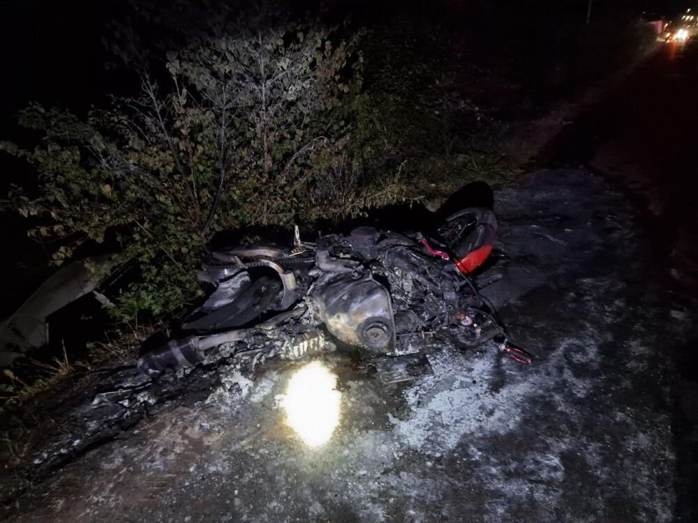 Sakarya'da kaza! Otomobil motosikletle çarpıştı, ölü ve yaralılar var - 1. Resim