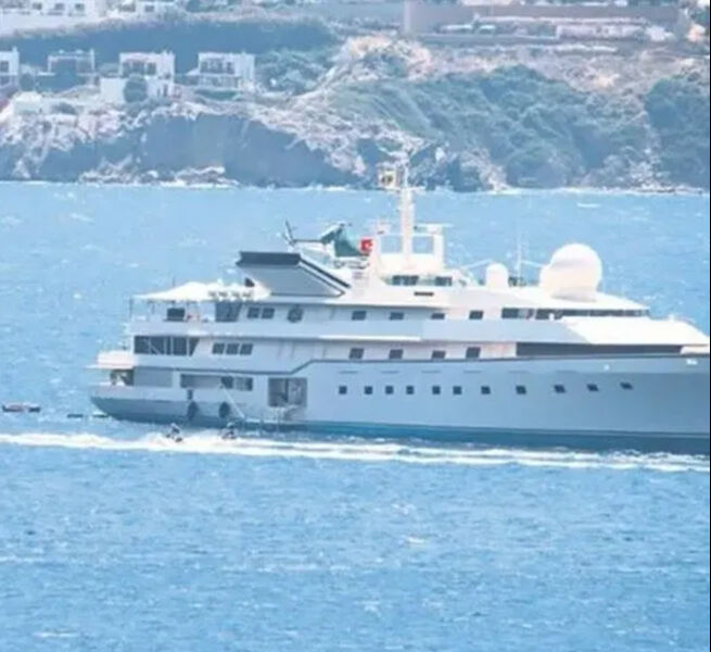 Trump’tan aldığı yatla Bodrum’da! Prens’in lüks yatı göz kamaştırdı, fiyatı şaşırttı Trump’tan aldığı yatla Bodrum’da! Prens’in lüks yatı görenleri büyüledi, fiyatı şaşırttı - 3. Resim