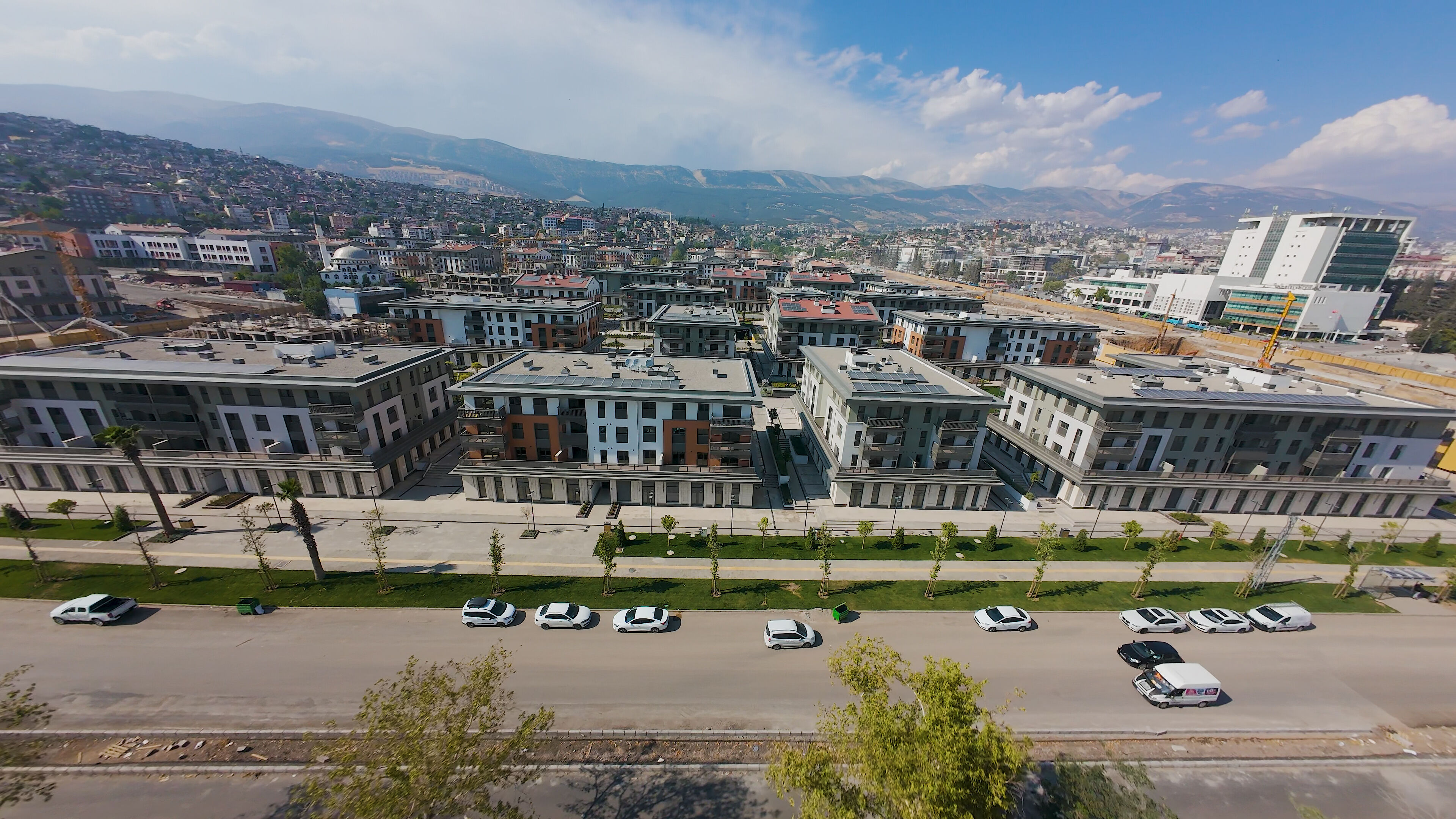 250 bininci deprem konutu teslim edildi! Cumhurbaşkanı Erdoğan'dan Azerbaycan lideri Aliyev'e özel teşekkür - 3. Resim