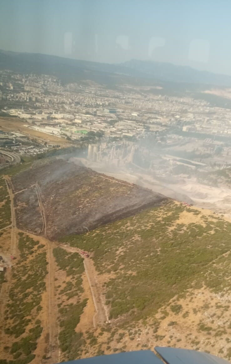 Alevler İzmir'den yükseldi! Makilik ve otluk alandaki yangınla mücadele - 2. Resim