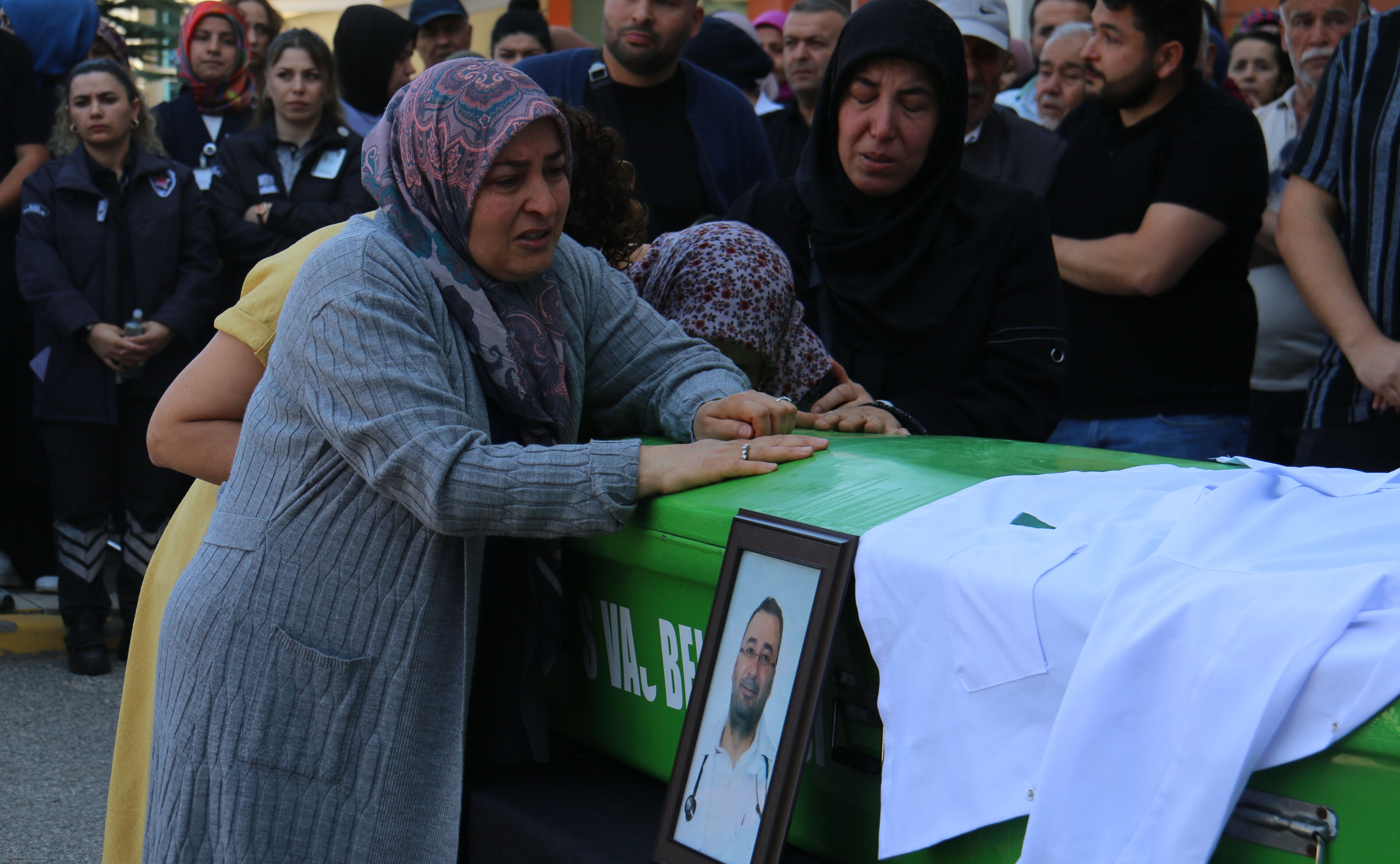 Beyin tümörüne yenildi! Bir kent Doktor Orhan Kırbıyık'ın vefatına ağladı - 1. Resim