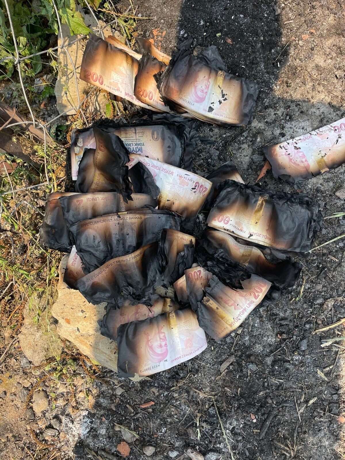 Biriktirdiği her şey 1 saatte yok oldu! Ahmet Amca'nın imdadına Merkez Bankası yetişti Biriktirdiği her şey 1 saatte yok oldu! Ahmet Amca'nın imdadında Merkez Bankası yetişti - 2. Resim