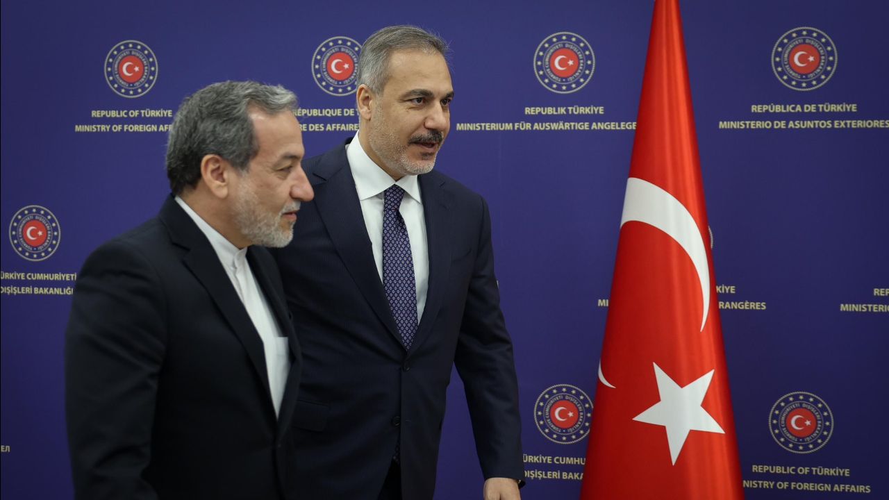 Birkaç gün sonra Türkiye'ye gelecekti! İran Dışişleri Bakanı Arakçi'ye suikast girişimi Birkaç gün sonra Türkiye'ye gelecekti! İran Dışişleri Bakanı Arakçi'ye suikast girişimi