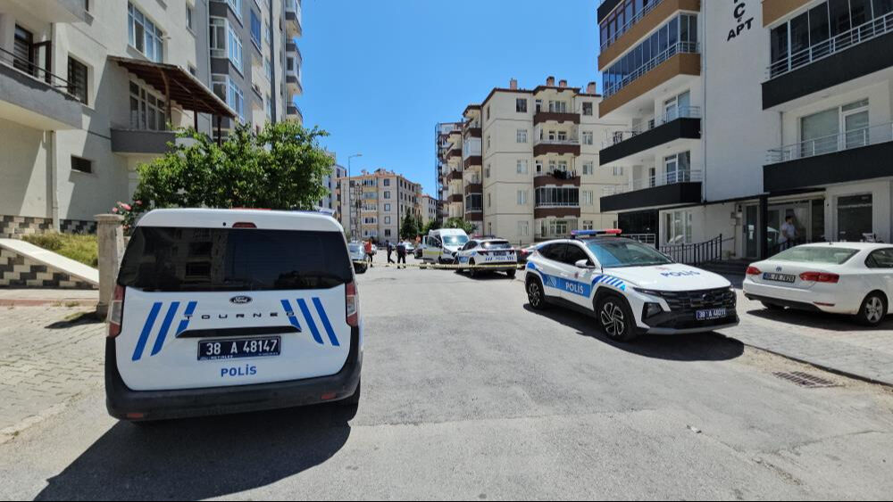 Çocukların kavgasına aileler de karıştı! 6 kişi yaralandı Çocukların kavgasına aileler de karıştı! 6 kişi yaralandı - 2. Resim