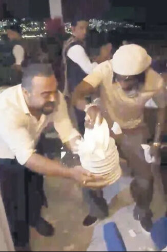 Dünyaca ünlü futbolcu Bodrum'da! 8 arkadaşıyla ödediği hesap dudak uçuklattı - 1. Resim