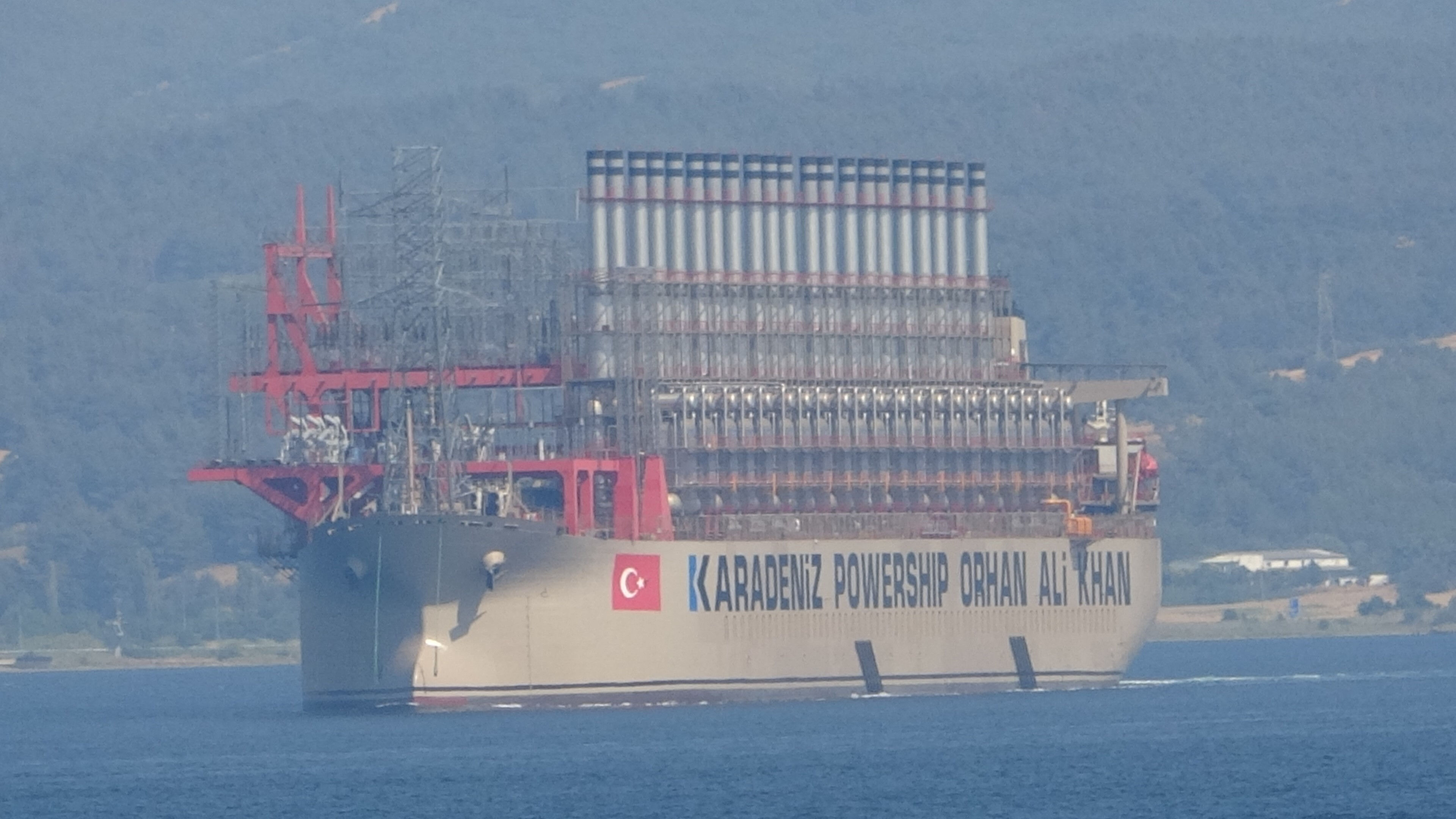 Dünyanın en büyüklerinden! 289 metrelik dev Çanakkale Boğazı'ndan geçti - 3. Resim