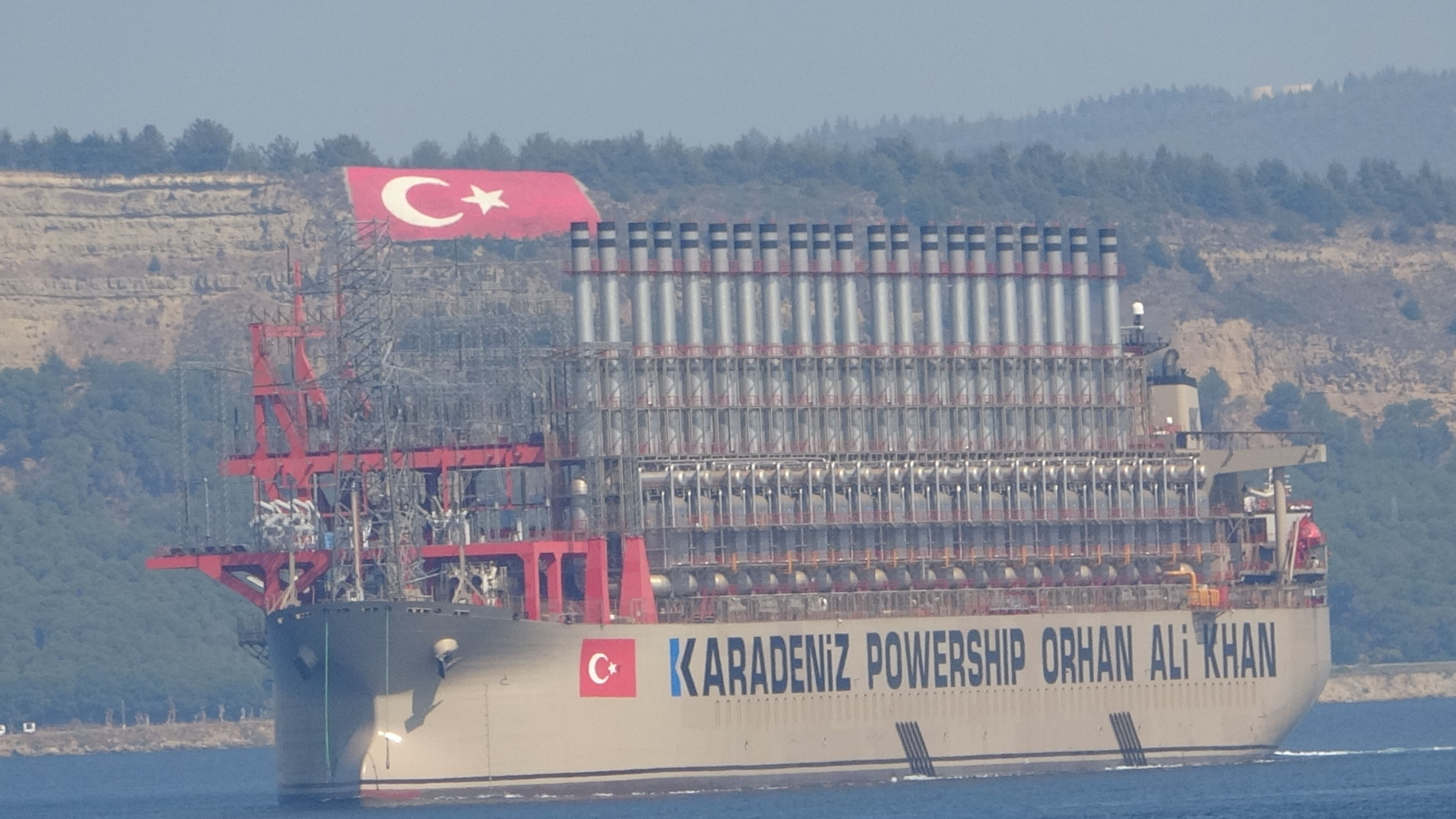 Dünyanın en büyüklerinden! 289 metrelik dev Çanakkale Boğazı'ndan geçti - 1. Resim