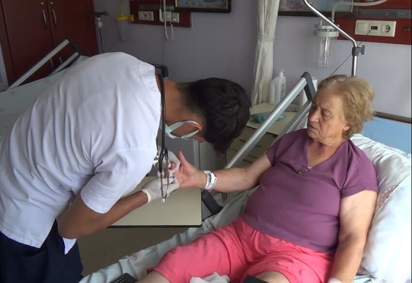 Fatma Teyze ve oğlu dehşeti yaşadı! Engerek yılanı bir anda karşılarına çıktı: "Kurşun gibi..." - 2. Resim