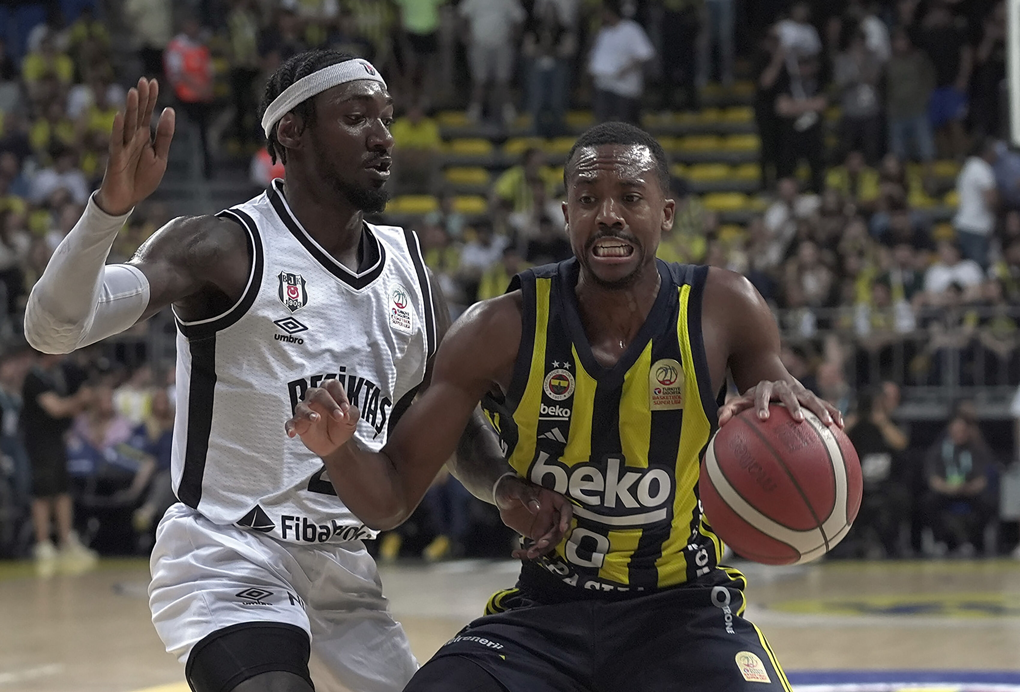 Fenerbahçe Beko seride farkı 2'ye çıkardı! Beşiktaş'a bir darbe daha - 2. Resim