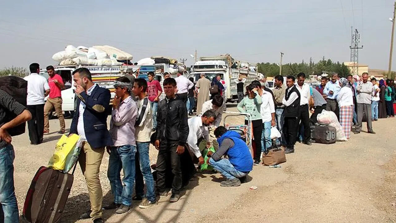 İran’dan Türkiye’ye göç hareketi başlar mı? Savaşın gölgesinde Türkiye! İran’dan Türkiye’ye göç hareketi başlar mı? Savaşın gölgesinde Türkiye! - 1. Resim