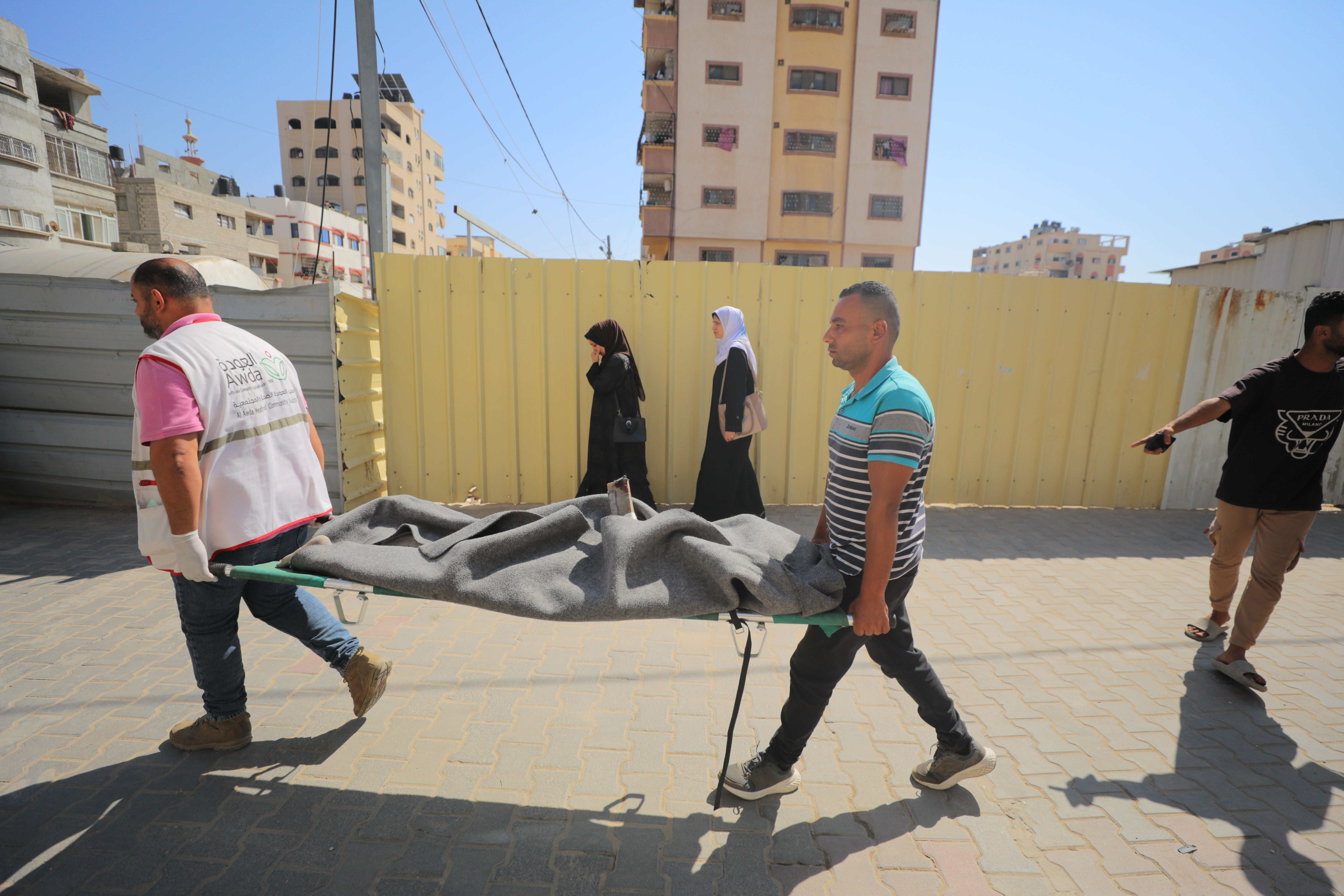 İsrail 'katliamını' çabuk unuttu: Hastane vurunca 'hak' vurulunca 'suç' oldu! İsrail 'katliamını' çabuk unuttu: Hastane vurunca 'hak,' vurulunca 'suç' oldu! - 2. Resim