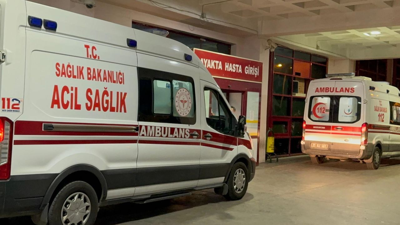 Rahatsızlanınca hastaneye kaldırıldı! Midesinde taşıdıkları foyasını ortaya çıkardı Rahatsızlanınca hastaneye kaldırıldı! Midesinde taşıdıkları foyasını ortaya çıkardı