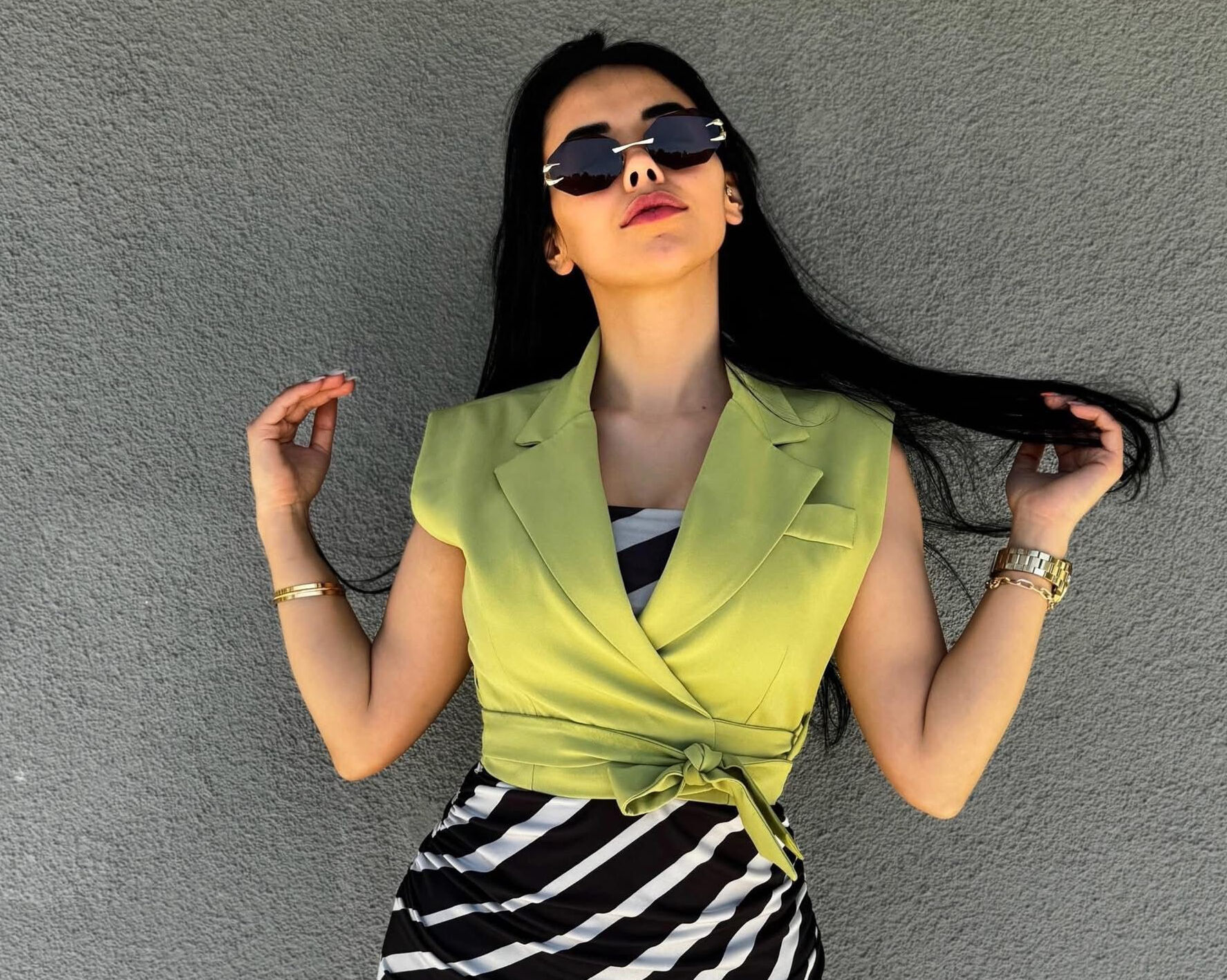 Arkadaşlarını uğurlamak için çıktığı balkon sonu oldu! Genç kadının feci ölümü Arkadaşlarını uğurlamak için çıktığı balkon sonu oldu! Genç kadının feci ölümü - 1. Resim