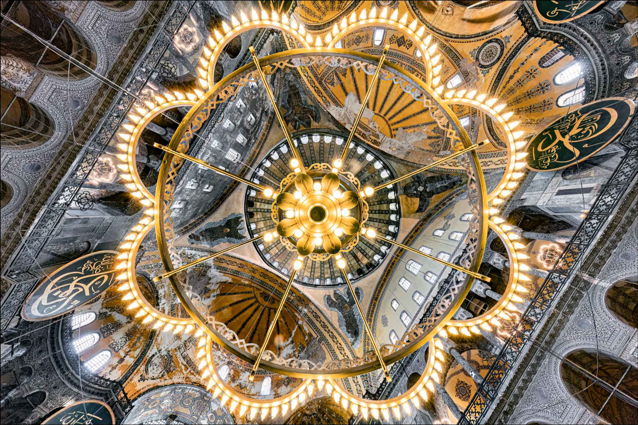 Ayasofya'yı hiç böyle görmediniz... Kadim mabedin en güzel kareleri! Ayasofya'yı hiç böyle görmediniz... Kadim mabedin en güzel kareleri! - 1. Resim