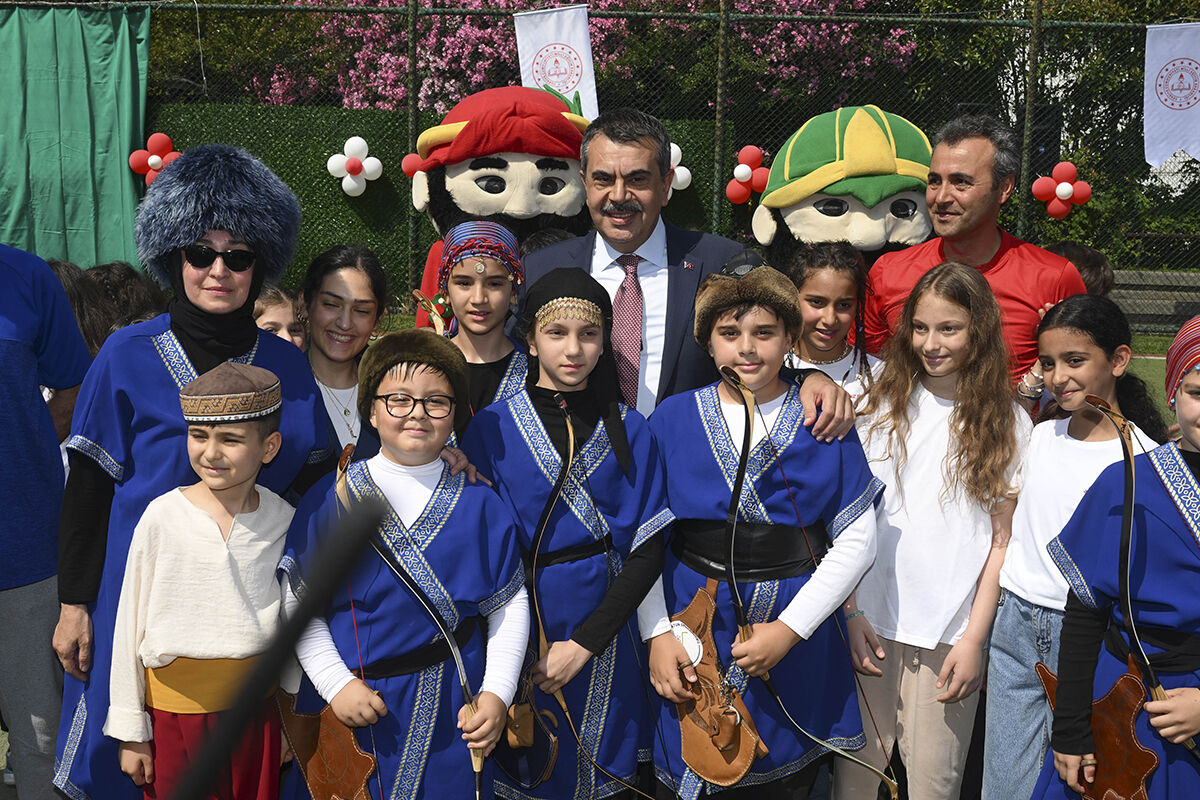 Bakan Tekin duyurdu: Okullarda serbest kıyafet kalkıyor, forma dönemi yeniden başlıyor Bakan Tekin duyurdu: Okullarda serbest kıyafet kalkıyor, forma dönemi yeniden başlıyor - 2. Resim