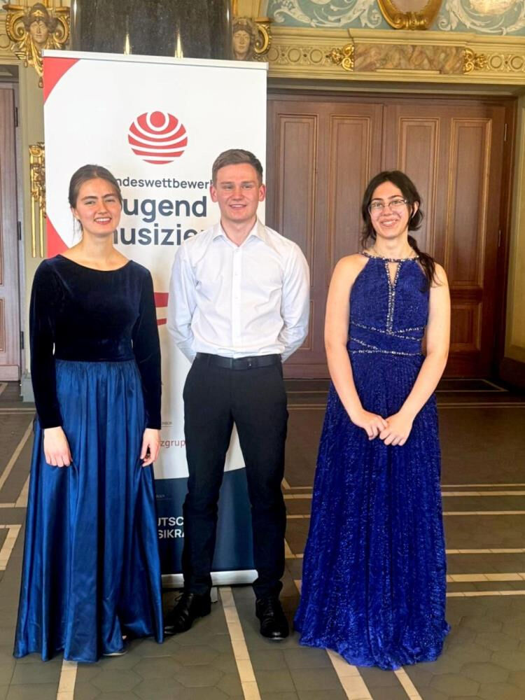 Bursalı Arya Almanya'da birinci oldu! 15 yaşındaki piyanist göz doldurdu - 1. Resim