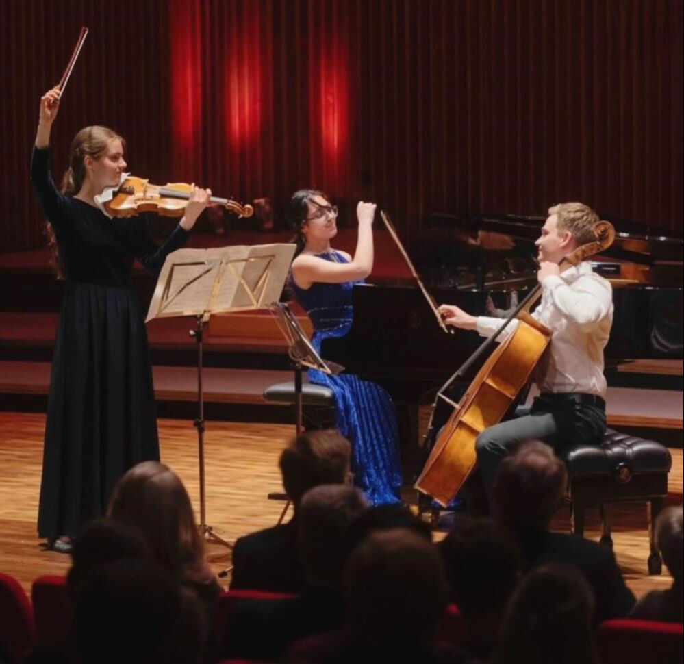 Bursalı Arya Almanya'da birinci oldu! 15 yaşındaki piyanist göz doldurdu - 3. Resim