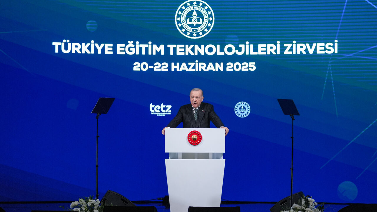 Cumhurbaşkanı Erdoğan'dan kritik 'veri güvenliği' açıklaması! Net mesajı kürsüden verdi Cumhurbaşkanı Erdoğan'dan kritik 'veri güvenliği' açıklaması! Net mesajı kürsüden verdi - 2. Resim