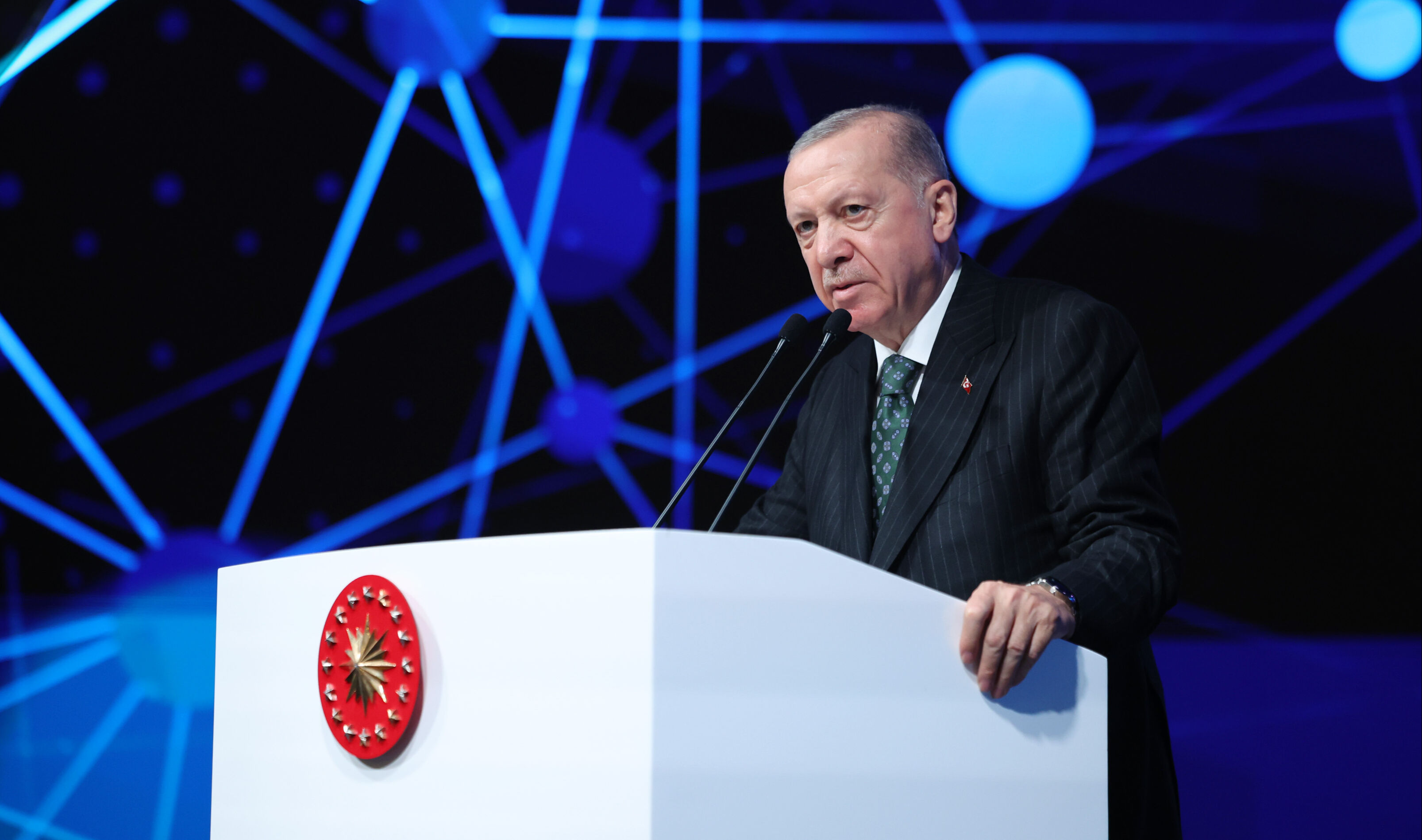 Cumhurbaşkanı Erdoğan'dan kritik 'veri güvenliği' açıklaması! Net mesajı kürsüden verdi Cumhurbaşkanı Erdoğan'dan kritik 'veri güvenliği' açıklaması! Net mesajı kürsüden verdi - 2. Resim