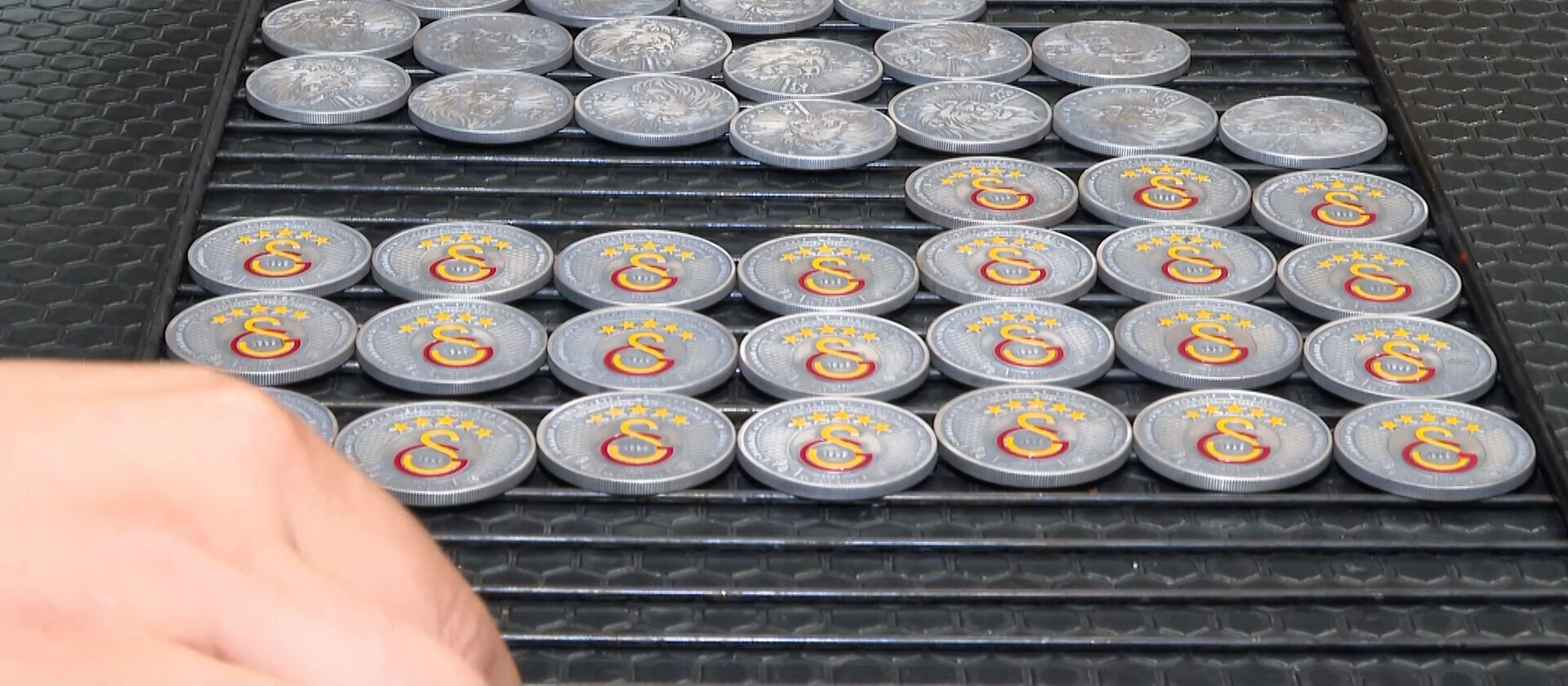 Darphane'den Galatasaray hamlesi! 5'inci yıldıza özel 5 bin özel para: Fiyatı belli oldu Darphane'den Galatasaray hamlesi! 5'inci yıldıza özel 5 bin özel para: Fiyatı belli oldu - 2. Resim