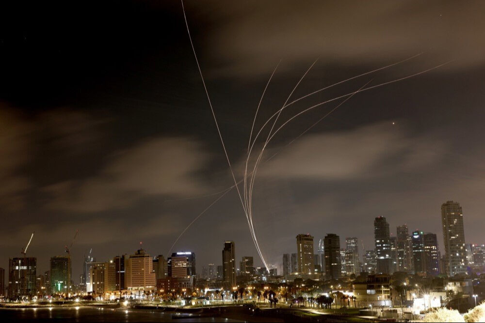 Demir Kubbe kevgire döndü! İran füzeleri ateş yağdırdı, Netanyahu çıldırdı Demir Kubbe kevgire döndü! İran füzeleri Tel Aviv'e ateş yağdırdı - 3. Resim