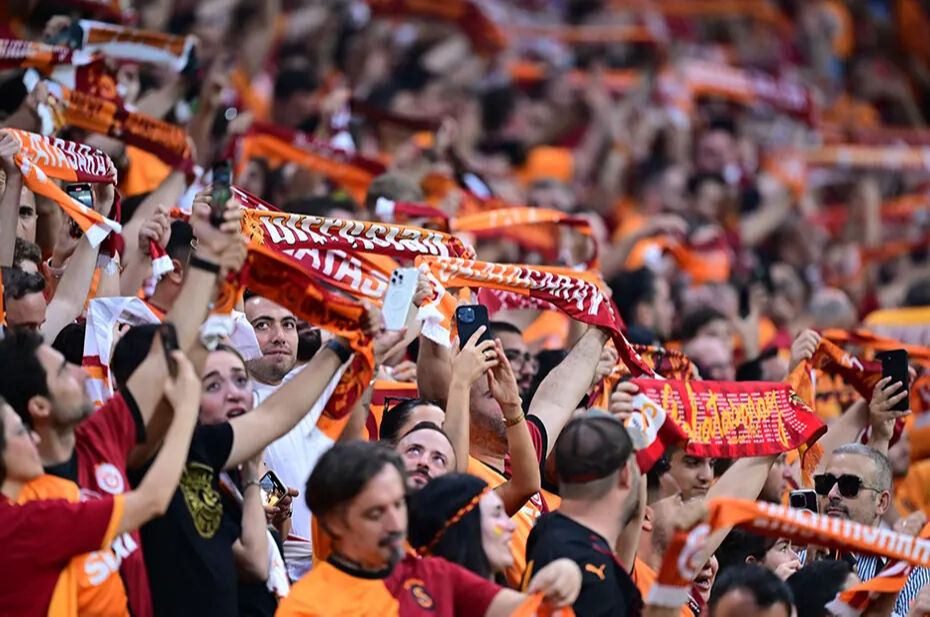 Galatasaray’ın kamp programı belli oldu! 4 hazırlık maçı oynanacak Galatasaray’ın kamp programı belli oldu! 4 hazırlık maçı oynanacak - 1. Resim
