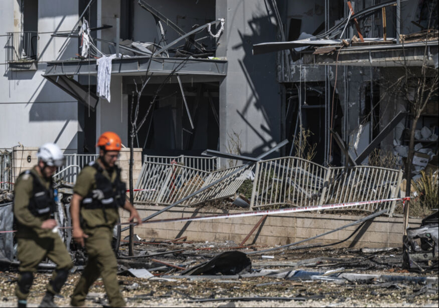 İran İsrail'i yeniden vuruyor! Hayfa, Tel Aviv ve Berseba'da dumanlar yükseliyor İran'dan İsrail'e 'Siccil' darbesi! Anında karşılık verildi, Berseba’dan dumanlar yükseliyor... - 1. Resim