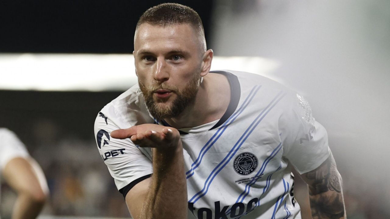 Jose Mourinho, Slovak stoperin alınmasında ısrarcı! 