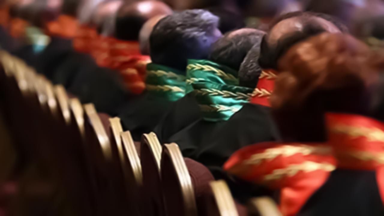 Kararname yayımlandı! 4 binden fazla hakim ve savcının yeri değişti Kararname yayımlandı! 4 binden fazla hakim ve savcının yeri değişti