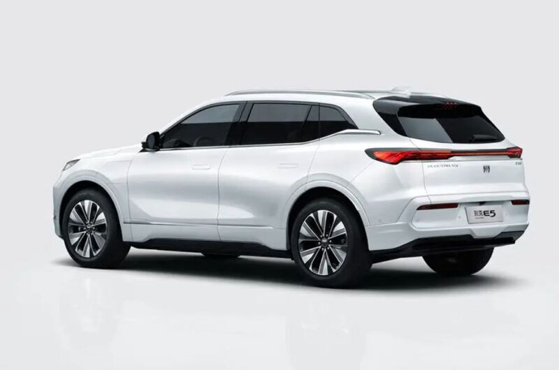 Karşınızda %100 Çinli Amerikan otomobili: Buick Electra E5 Karşınızda %100 Çinli Amerikan otomobili: Buick Electra E5 - 1. Resim