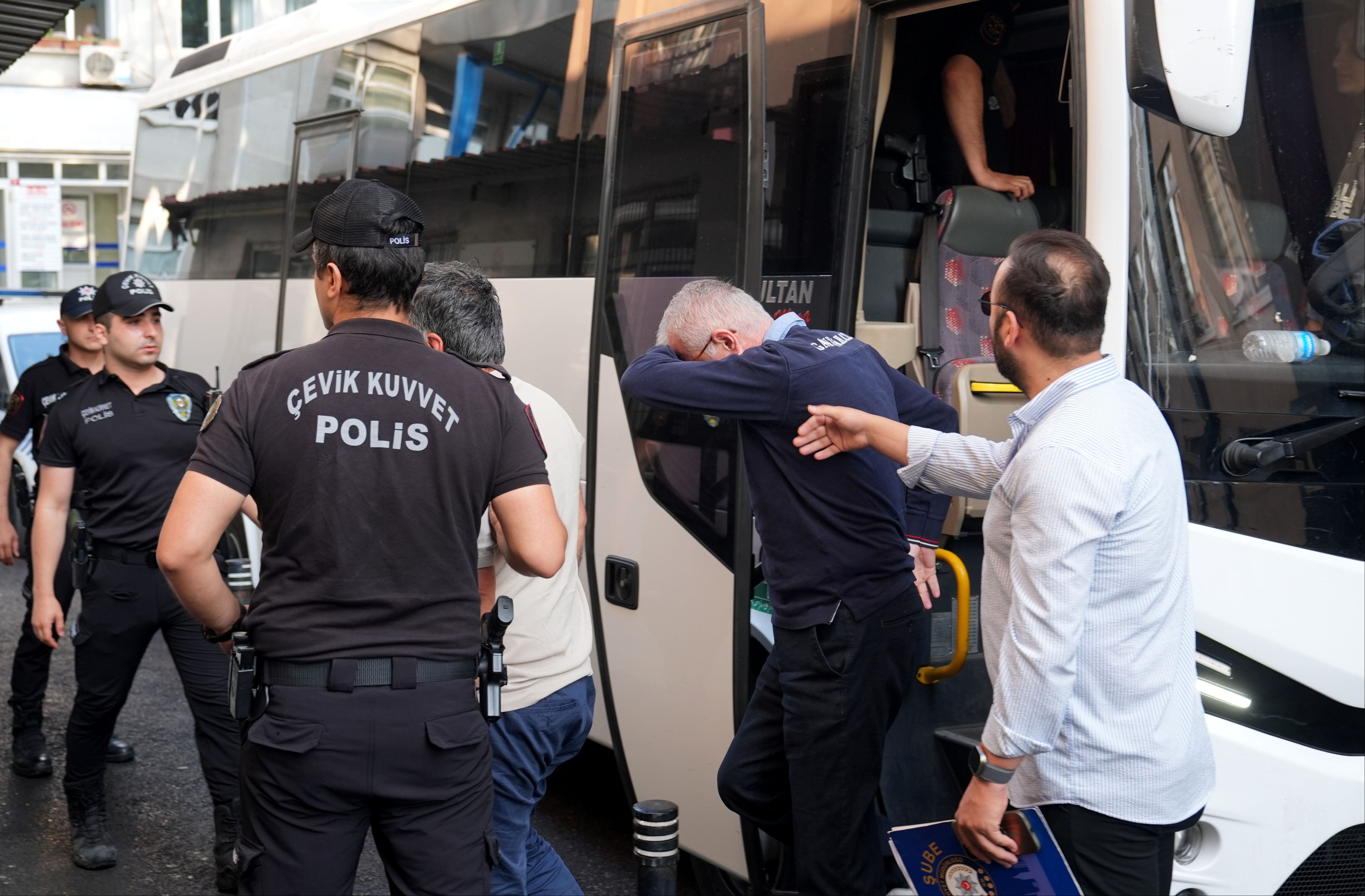 'Parayı veren, ameliyat olur': Hastanedeki 'bıçak parası' skandalında yeni detaylar! 'Parayı veren, ameliyat olur': Hastanedeki 'bıçak parası' skandalında yeni detaylar! - 1. Resim