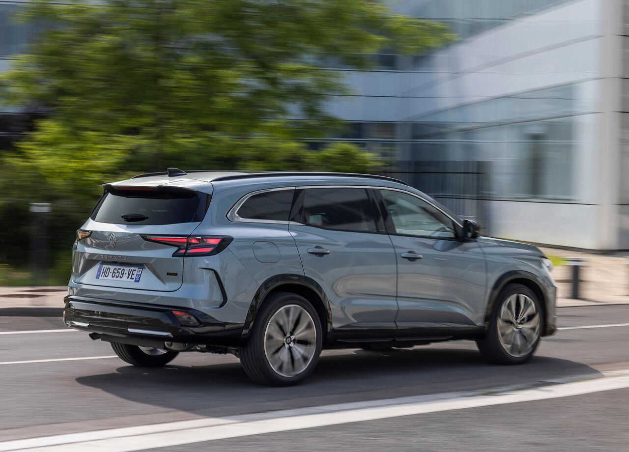 Renault’un 7 kişilik, 1.100 km menzile sahip aile otomobili: Espace Renault’un 7 kişilik, 1.100 km menzile sahip aile otomobili: Espace - 1. Resim