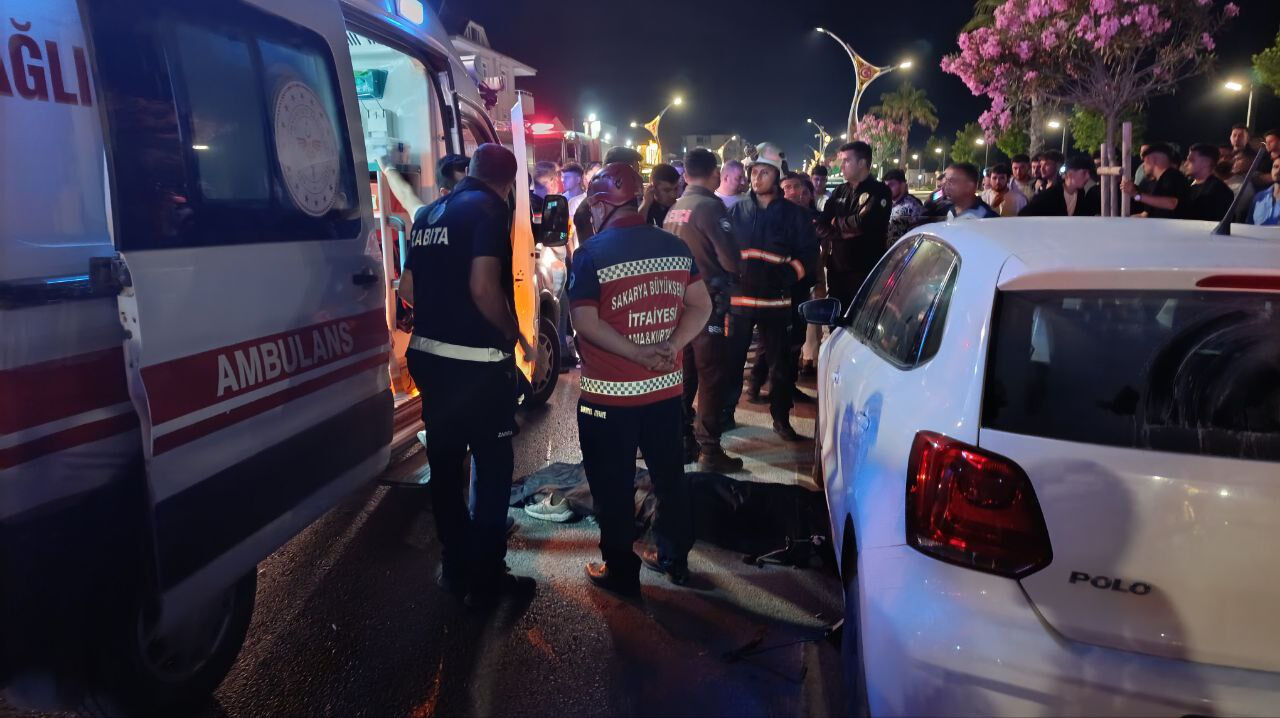 Sakarya'da korkunç kaza! Çöp atmaya çıkan kadını öldürüp, kaçtı Sakarya'da korkunç kaza! Çöp atmaya çıkan kadını öldürüp, kaçtı - 1. Resim