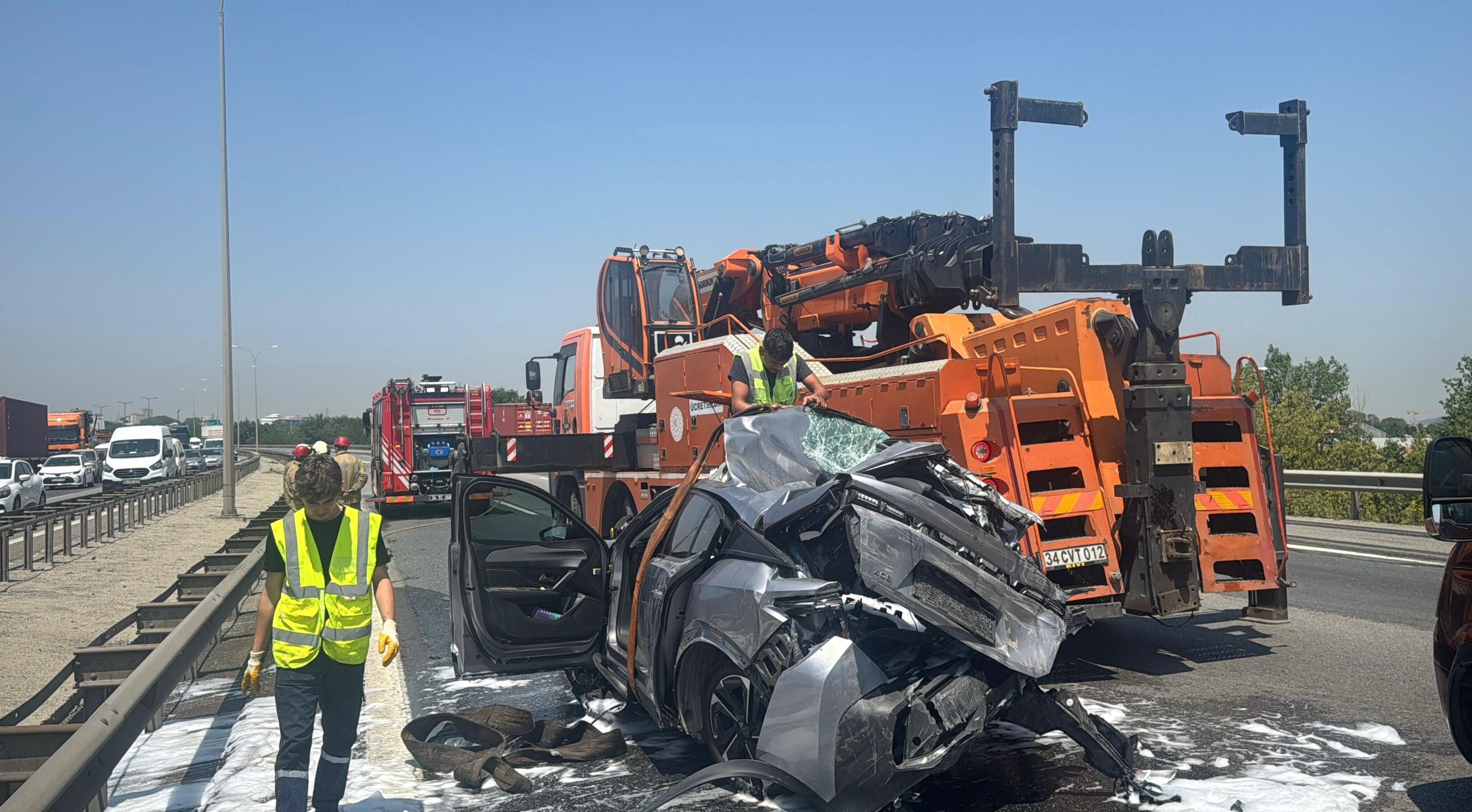 TEM'de zincirleme kaza! Yaralılar var TEM'de zincirleme kaza! Yaralılar var - 1. Resim
